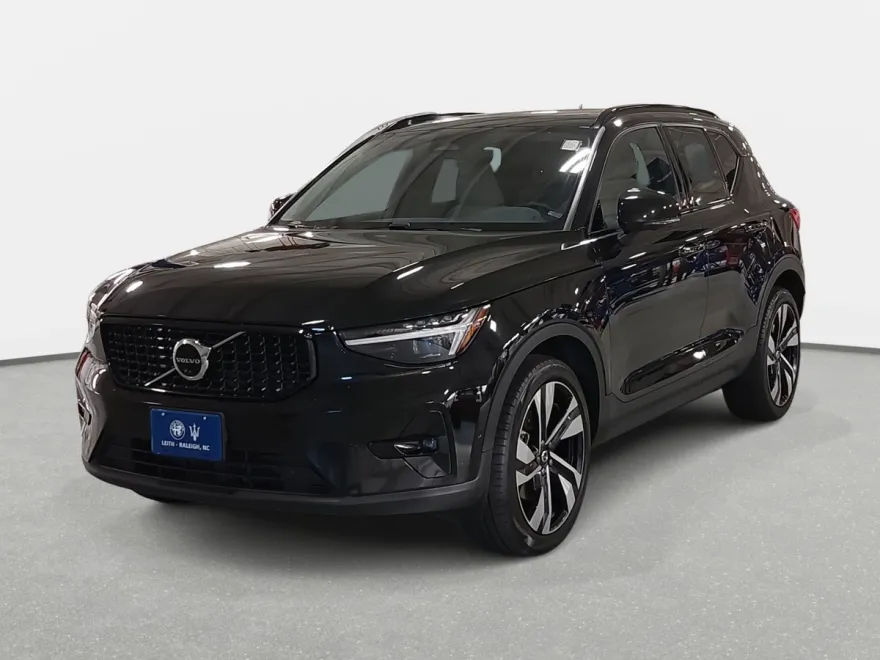 2023 Volvo XC40 AWD Ultimate photo 1