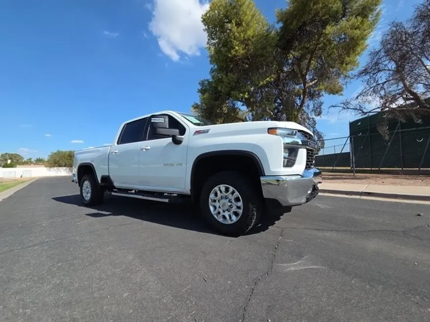 2023 Chevrolet Silverado 2500HD LT photo 1