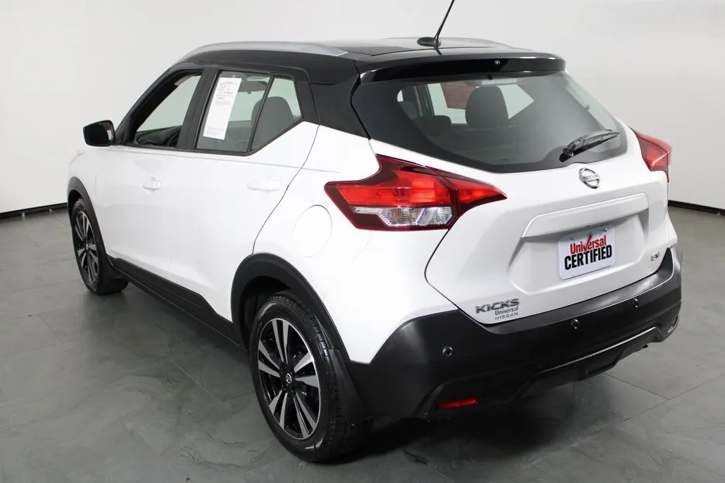 2020 Nissan Kicks SV photo 1