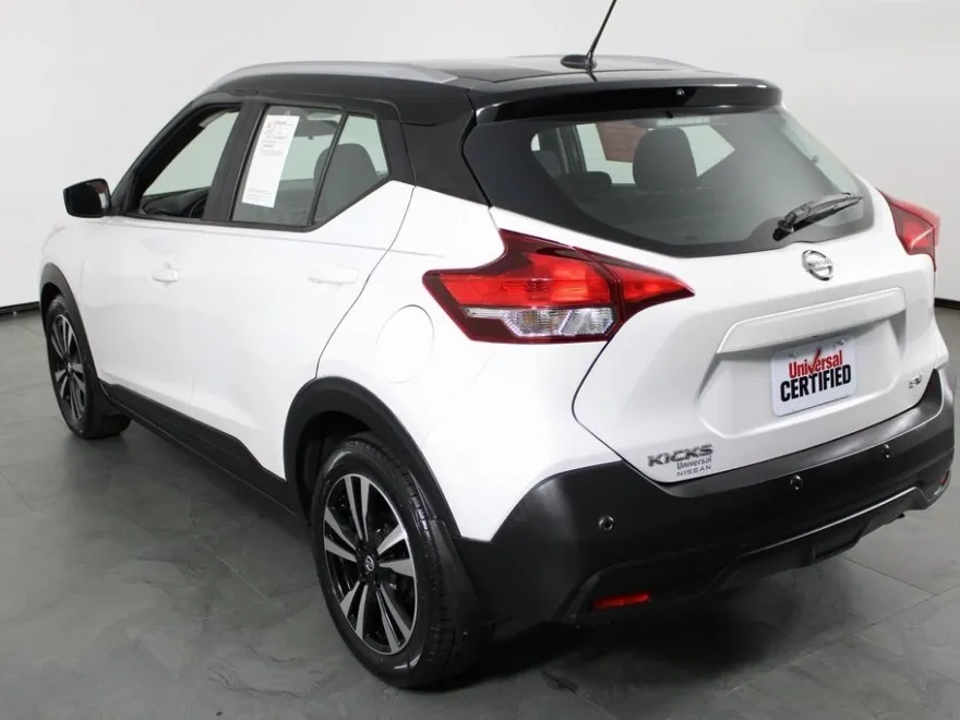 2020 Nissan Kicks SV photo 1