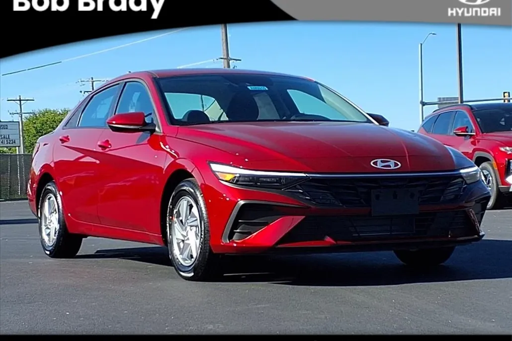 2025 Hyundai Elantra SE photo 1