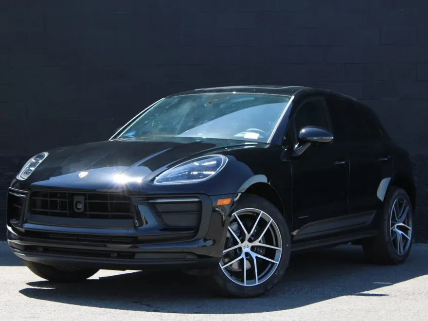 2025 Porsche Macan T photo 1