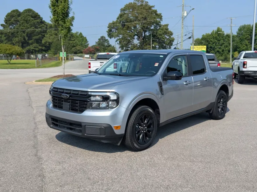 2024 Ford Maverick Lariat photo 1
