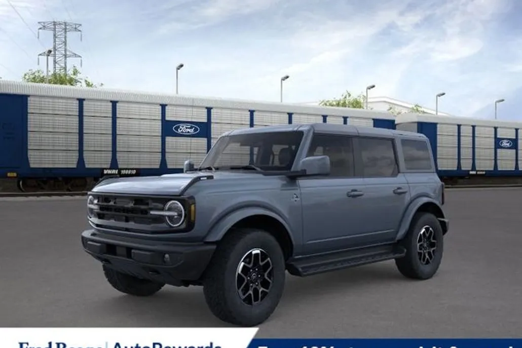 2025 Ford Bronco Outer Banks photo 1