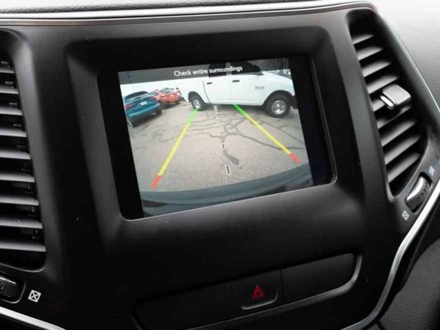 2019 Jeep Cherokee Latitude photo 31