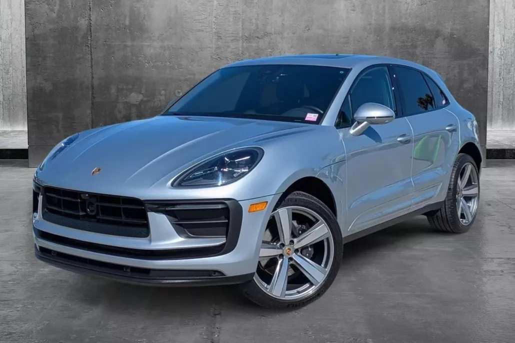 2024 Porsche Macan photo 1