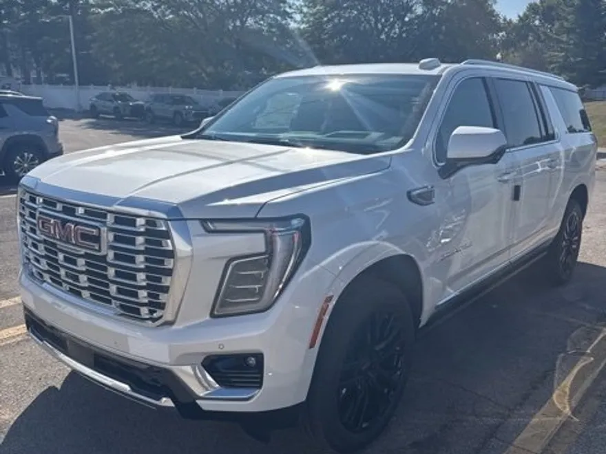 2025 Gmc Yukon XL Denali photo 1