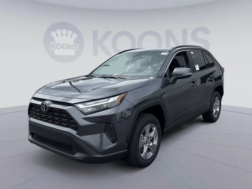 2025 Toyota RAV4 XLE photo 1