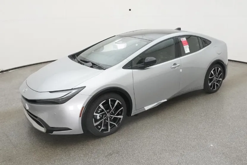 2026 Toyota Prius XSE Plug-in Hybrid photo 1