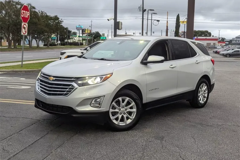 2019 Chevrolet Equinox LT photo 1