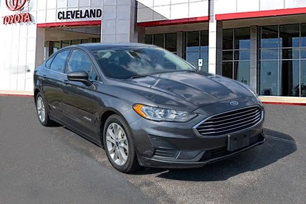 2019 Ford Fusion Hybrid SE photo 1