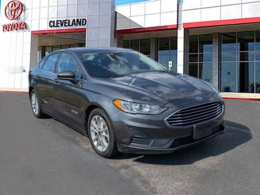 2019 Ford Fusion Hybrid SE photo 1