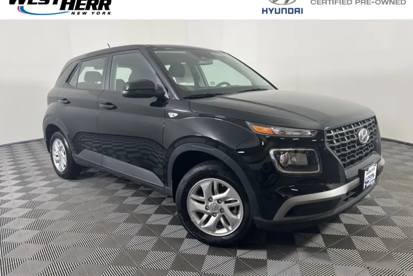 2025 Hyundai Venue SE photo 1