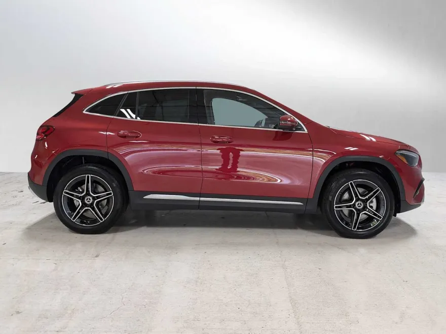 2026 Mercedes Benz GLA 250 4MATIC photo 1