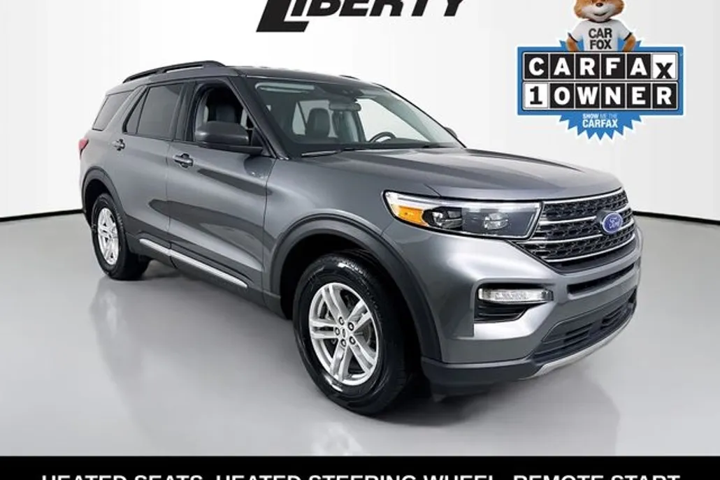2023 Ford Explorer XLT photo 1