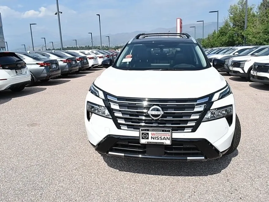 2025 Nissan Rogue AWD Platinum photo 1