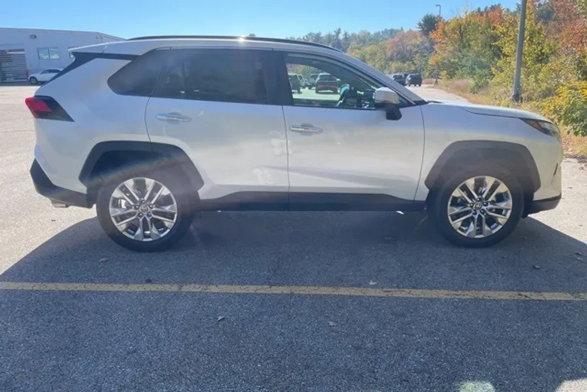2025 Toyota RAV4 Limited photo 1