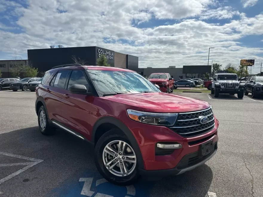 2020 Ford Explorer XLT photo 1