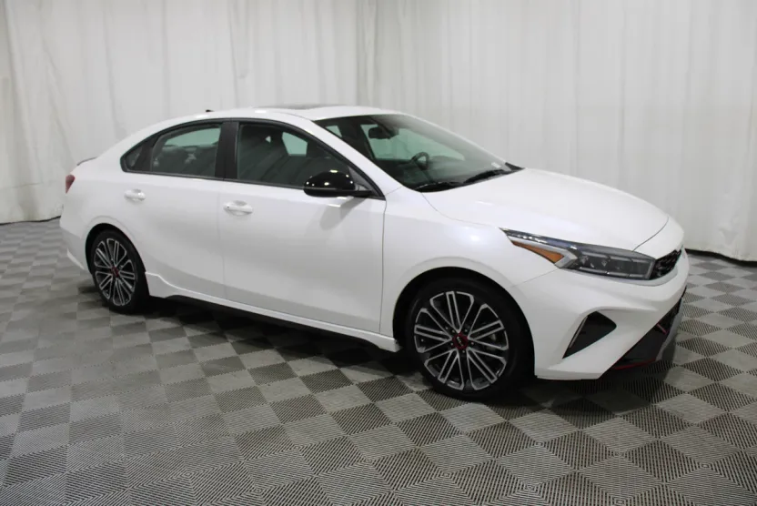 2023 Kia Forte GT photo 1