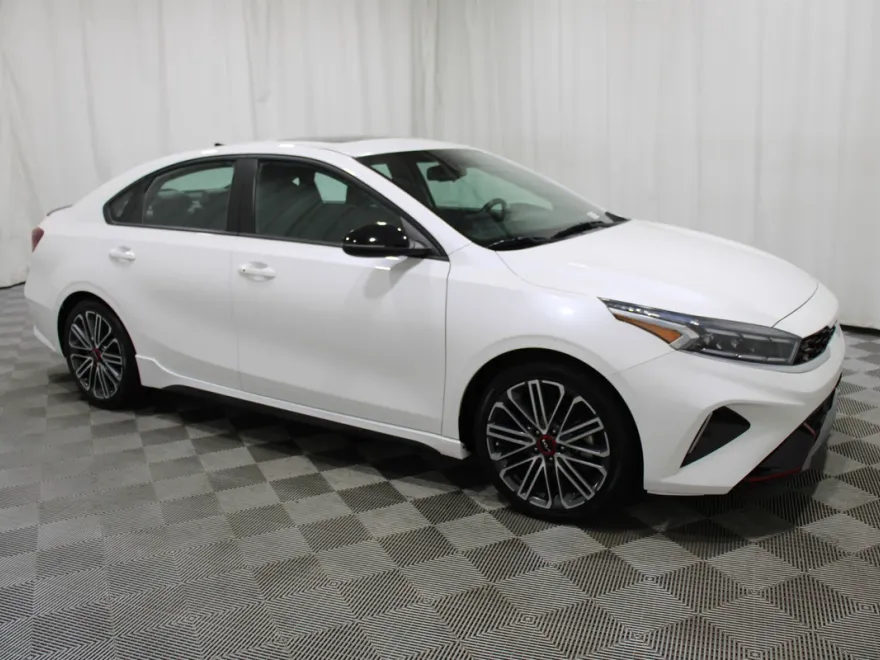 2023 Kia Forte GT photo 1