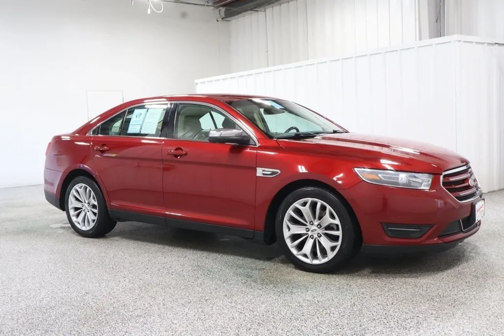 2015 Ford Taurus Limited photo 1