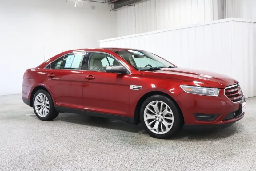 2015 Ford Taurus Limited photo 1