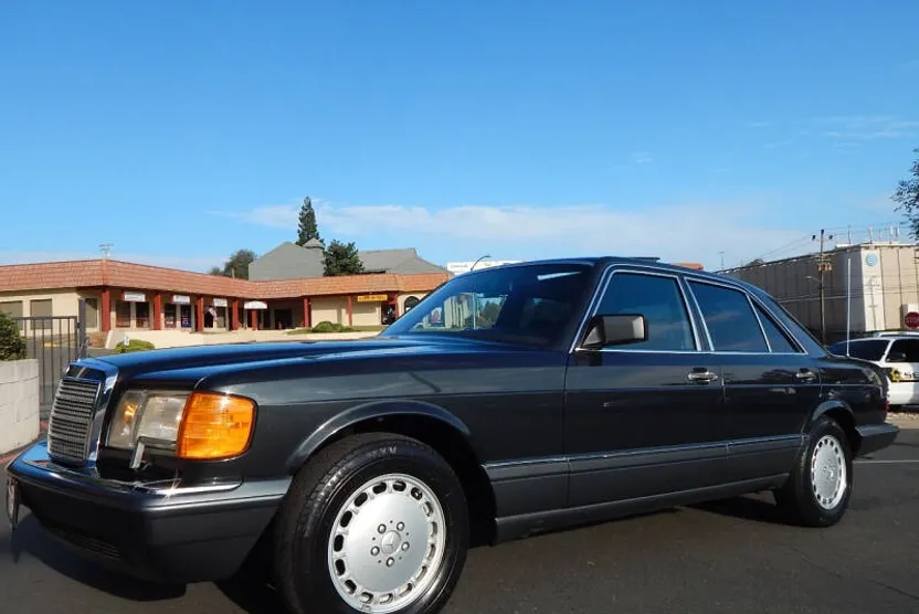 1991 Mercedes Benz 300 photo 1