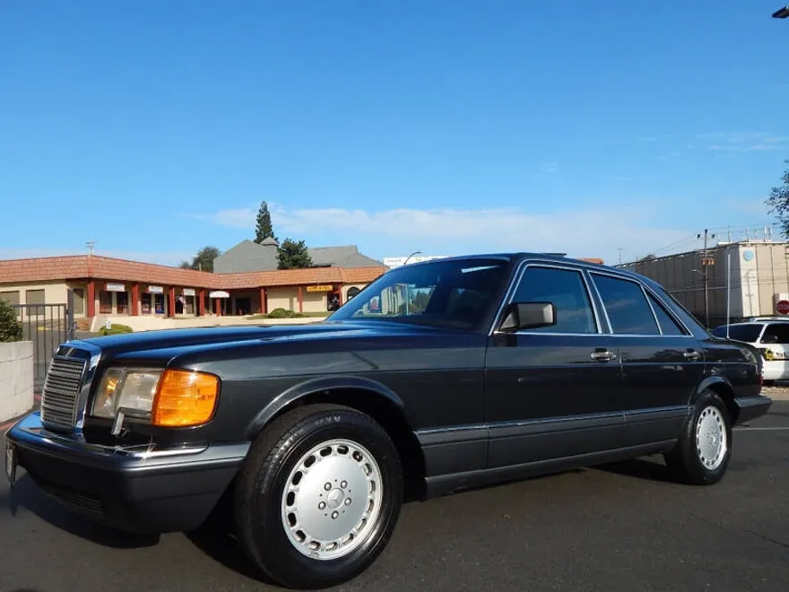 1991 Mercedes Benz 300 photo 1