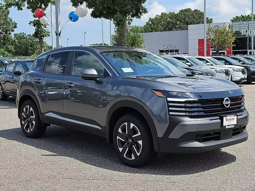 2025 Nissan Kicks SV photo 1