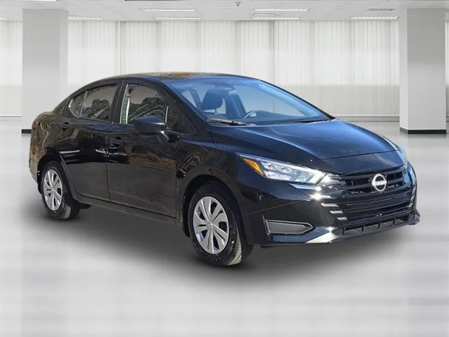 2025 Nissan Versa S photo 1