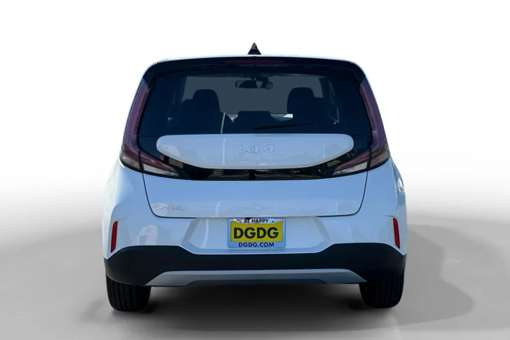 2024 Kia Soul LX photo 1