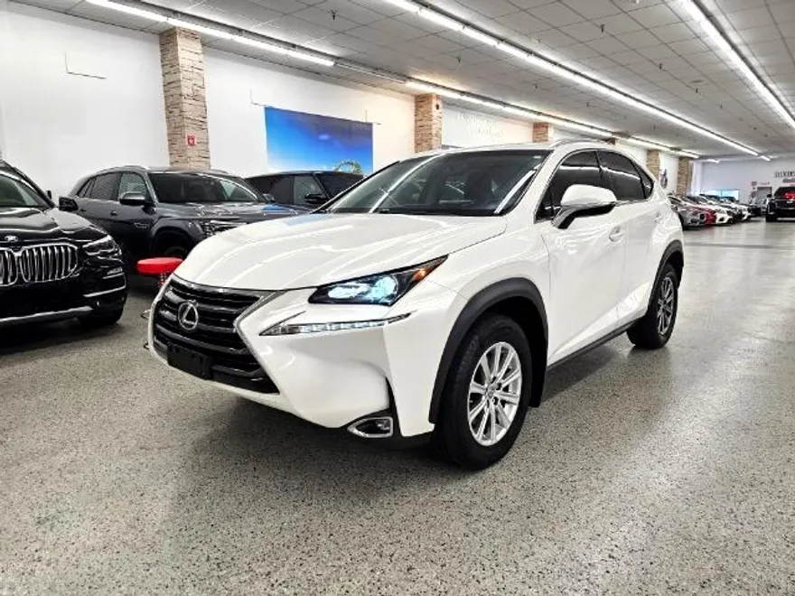 2016 Lexus NX 200t Luxury photo 1