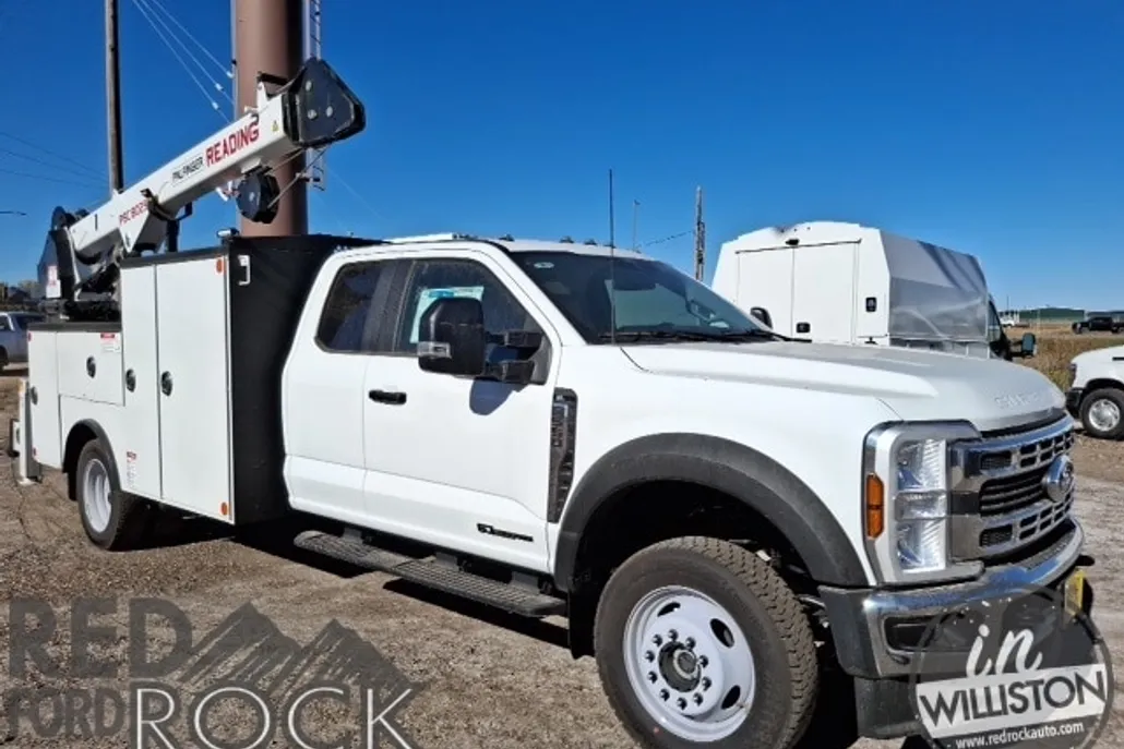 2024 Ford F-550 photo 1