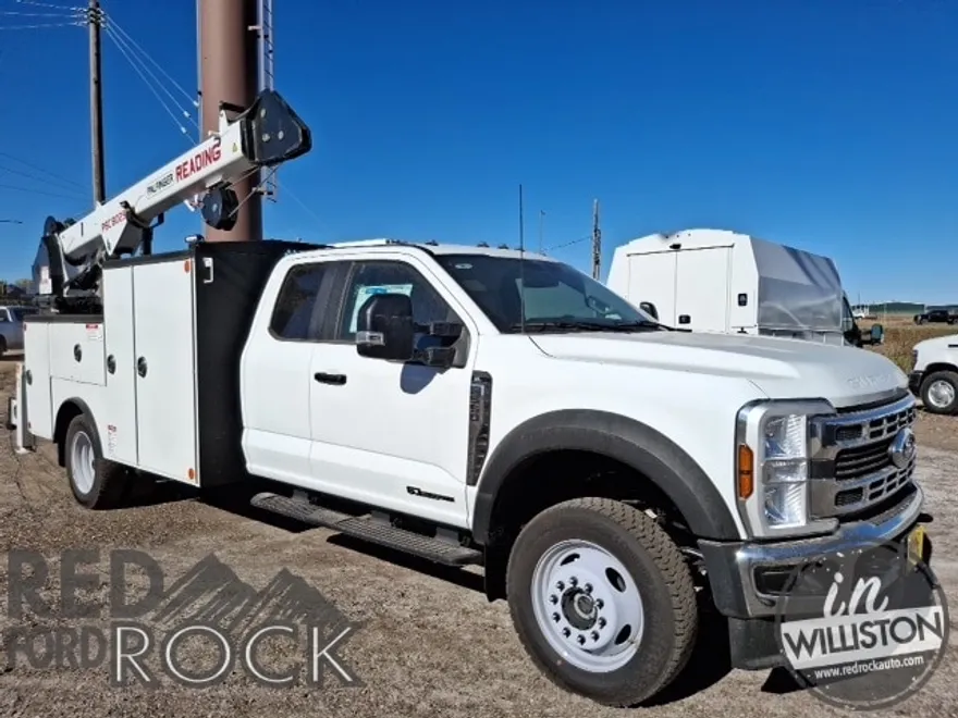 2024 Ford F-550 photo 1