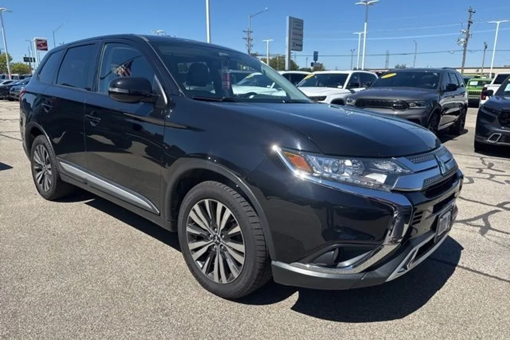2019 Mitsubishi Outlander SE photo 1