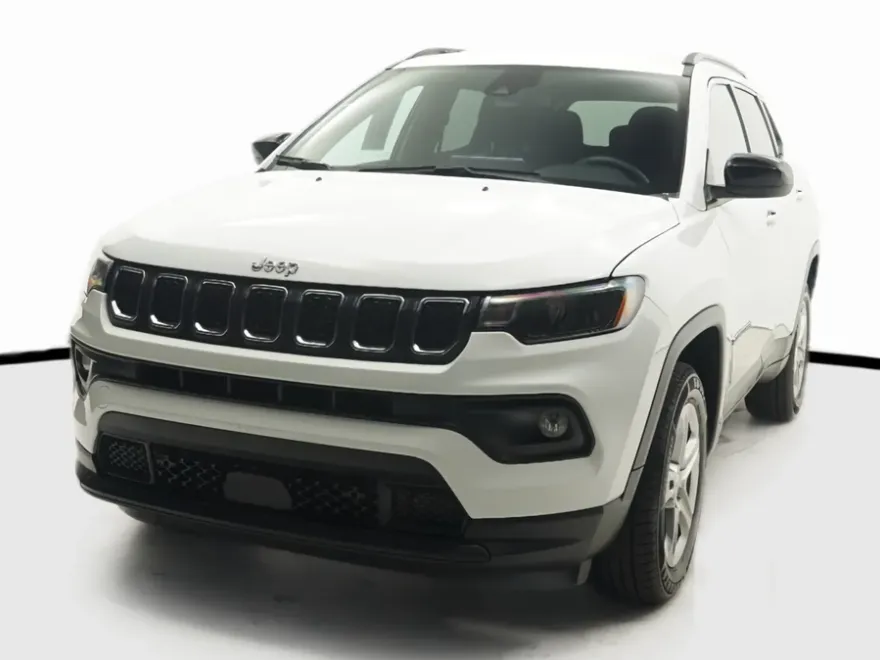 2024 Jeep Compass Latitude photo 1