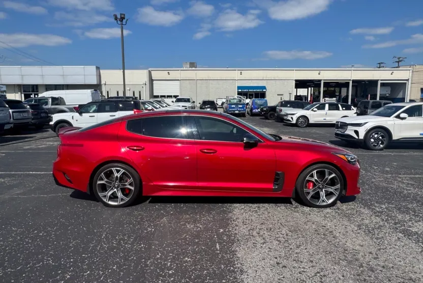 2018 Kia Stinger GT2 photo 1