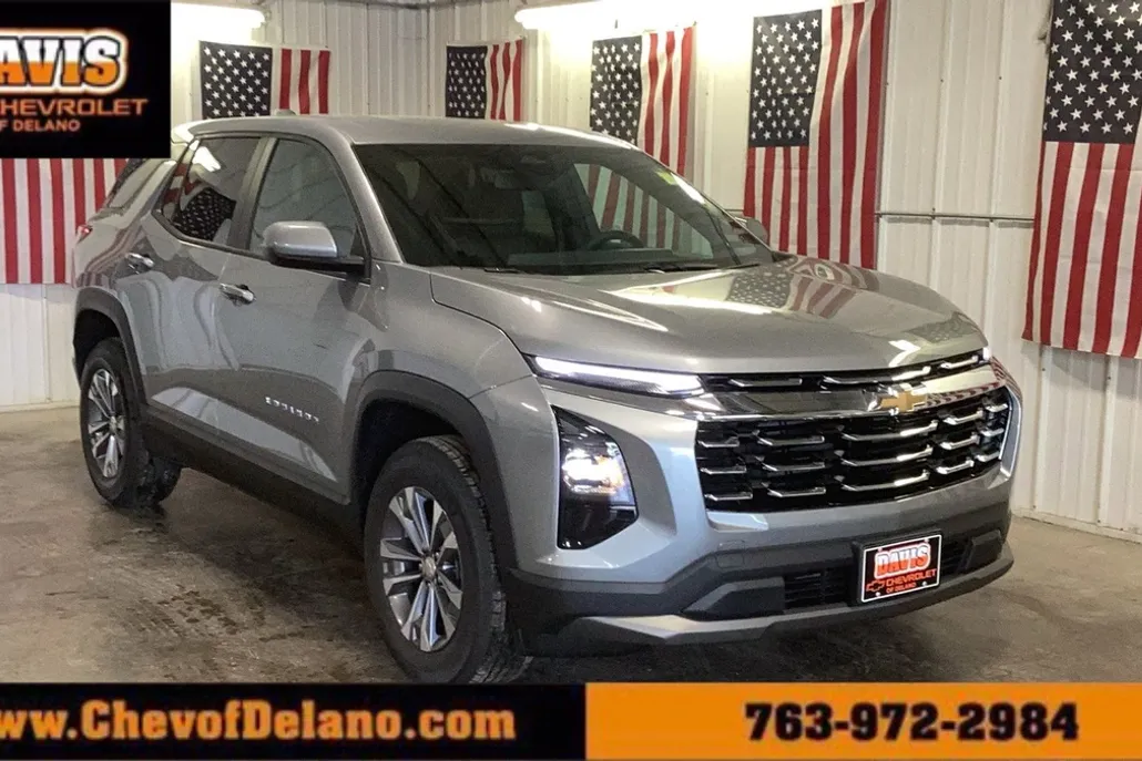 2026 Chevrolet Equinox LT photo 1