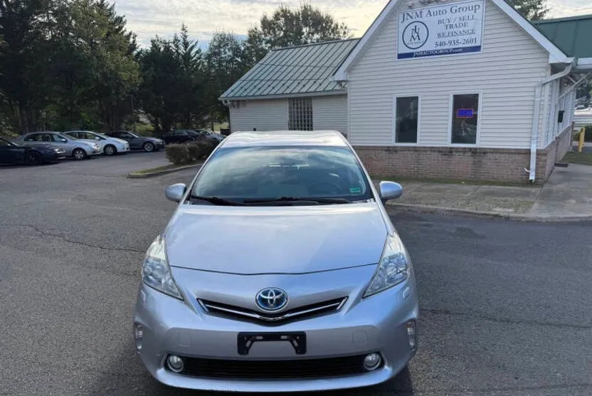 2013 Toyota Prius V Five photo 1