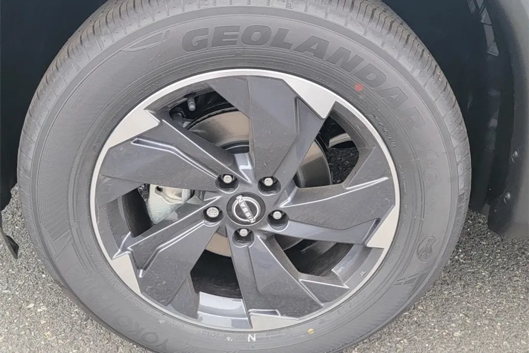 2026 Nissan Rogue SV photo 1