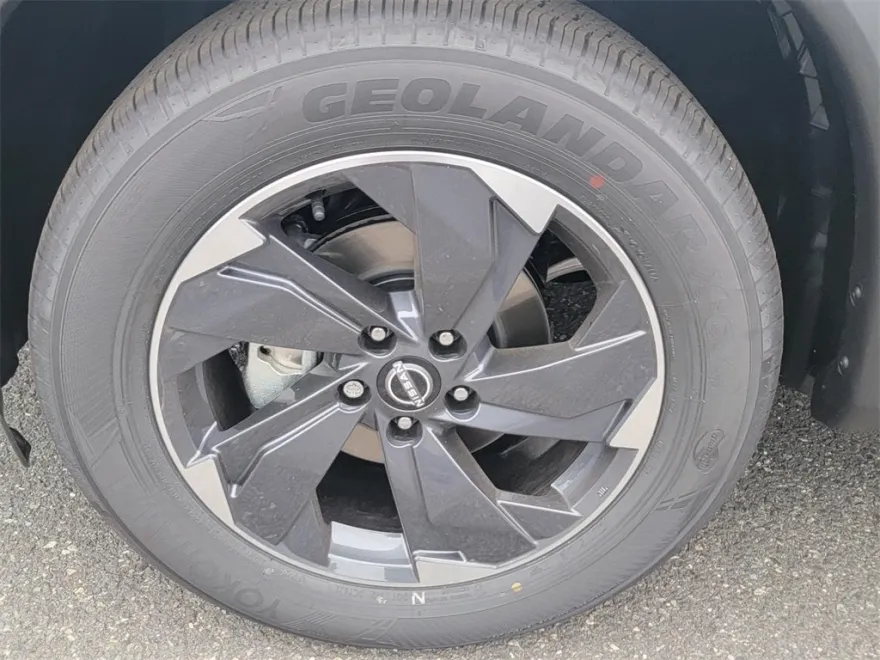 2026 Nissan Rogue SV photo 1