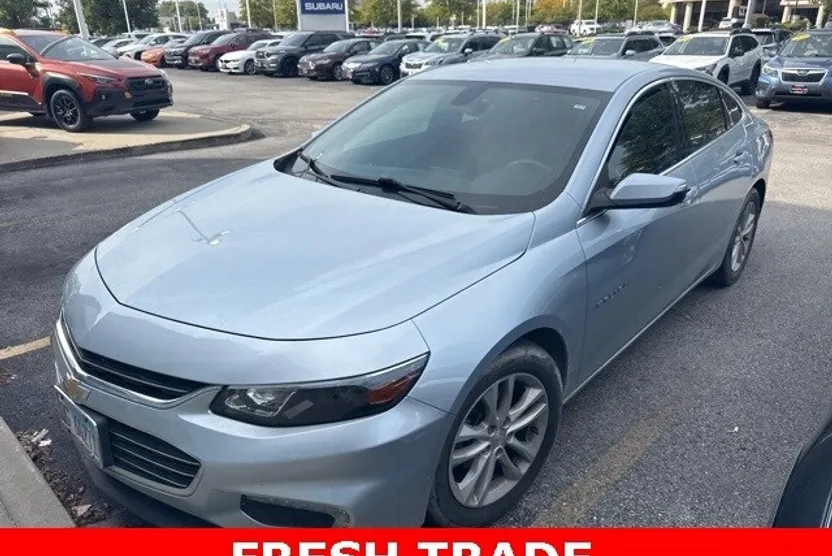 2017 Chevrolet Malibu 1LT photo 1