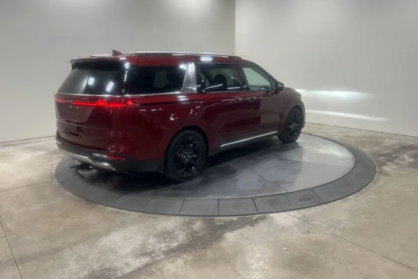 2024 Kia Carnival SX Prestige photo 1