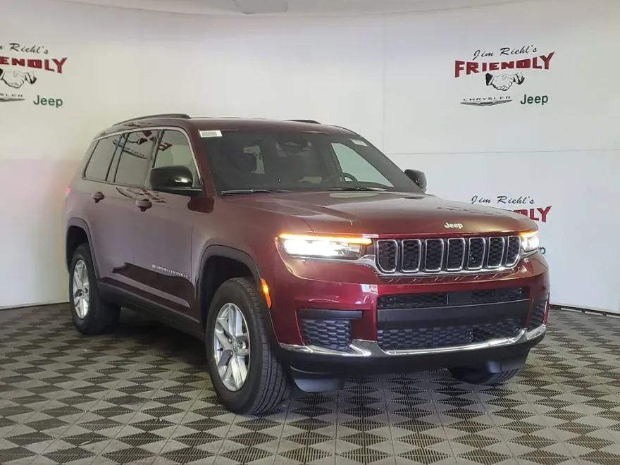 2025 Jeep Grand Cherokee Laredo photo 1