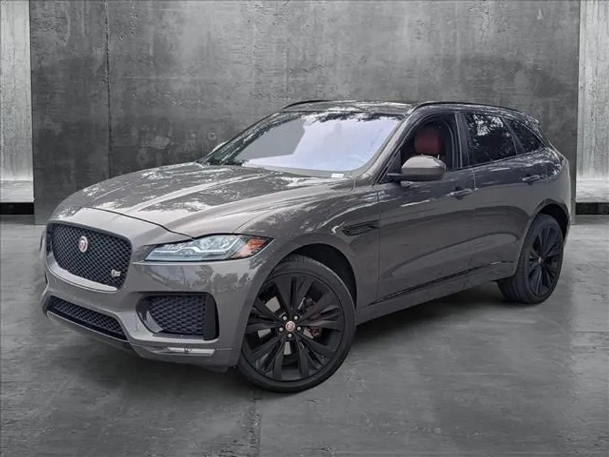 2017 Jaguar F-PACE S photo 1