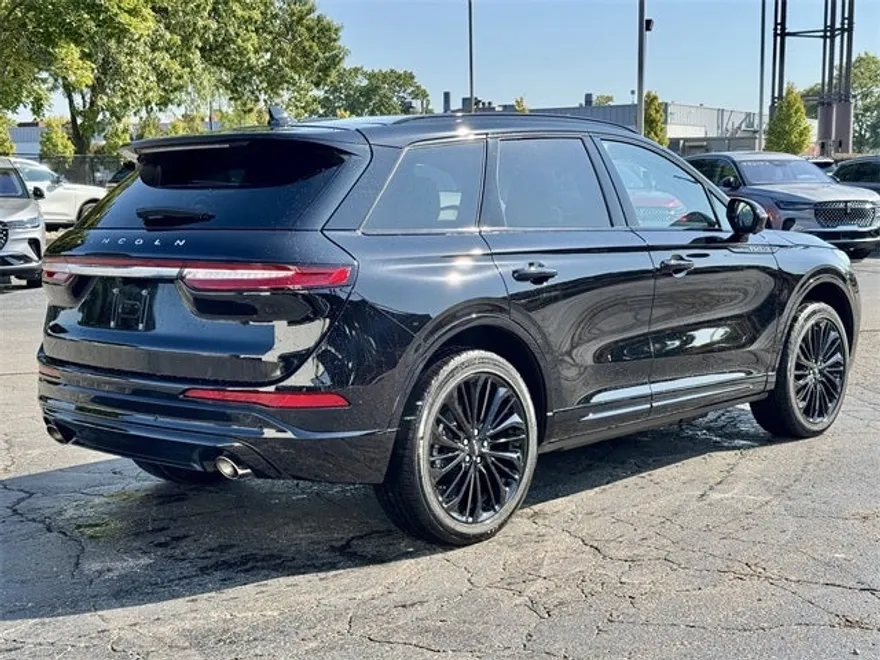 2025 Lincoln Corsair Grand Touring photo 1