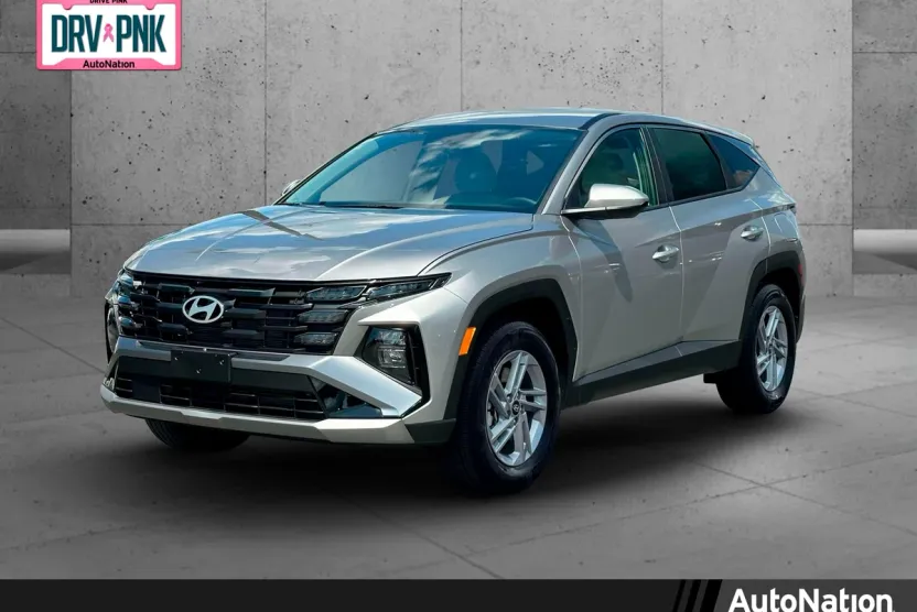 2025 Hyundai Tucson SE photo 1