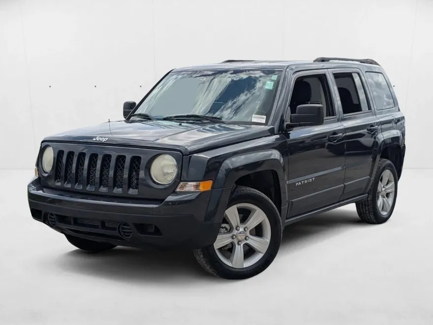 2014 Jeep Patriot Latitude photo 1