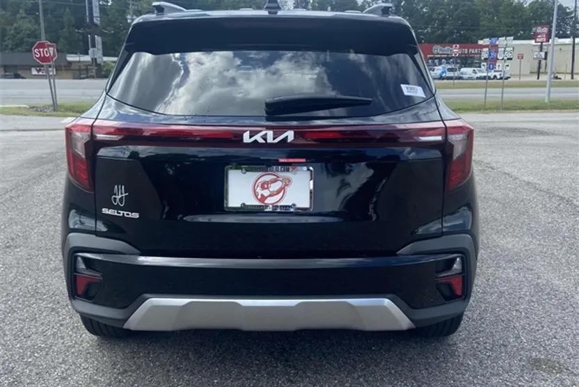 2025 Kia Seltos EX photo 1