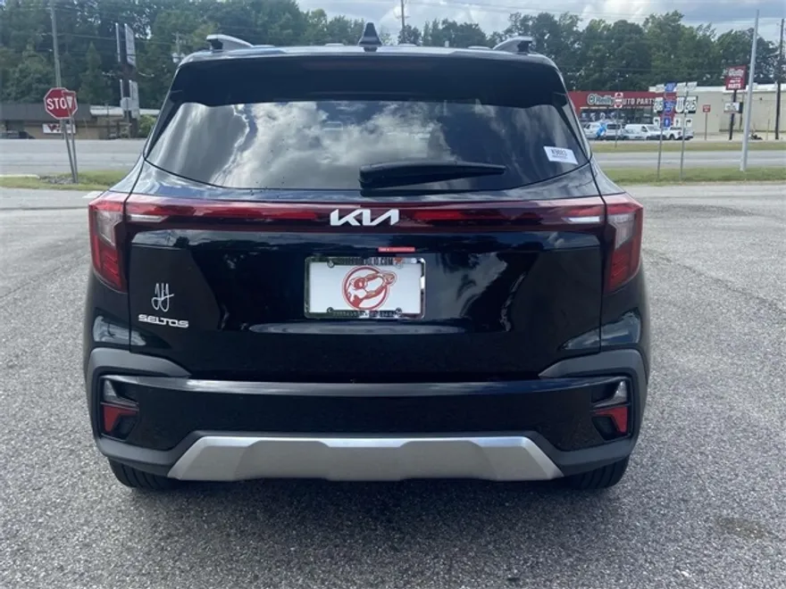 2025 Kia Seltos EX photo 1